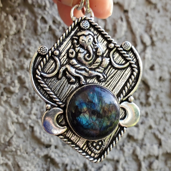 New Labradorite 925 Silver Double Crescent Moon Ganesh Pendant. - Picture 2 of 7